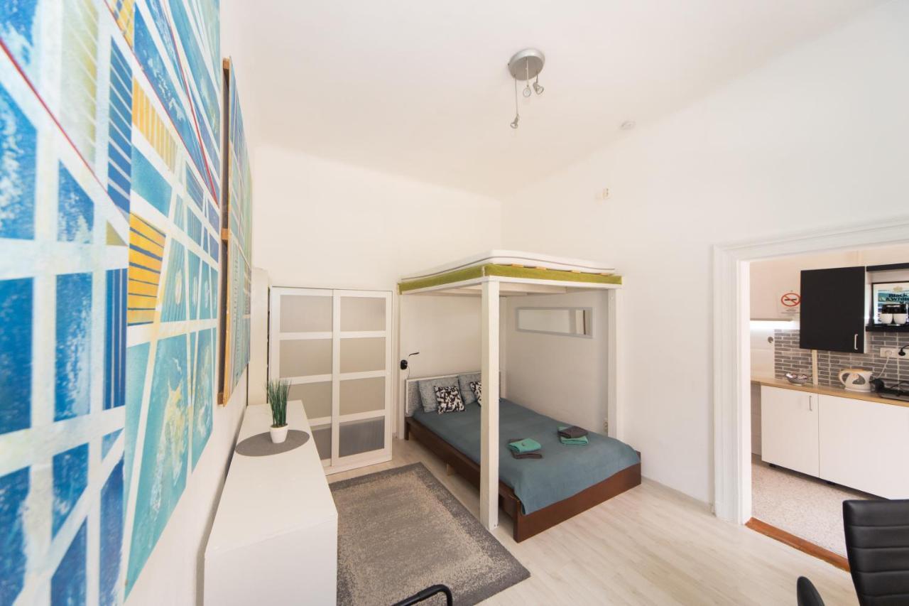 Cosy Studio Apartment With Airconditioner ブダペスト エクステリア 写真