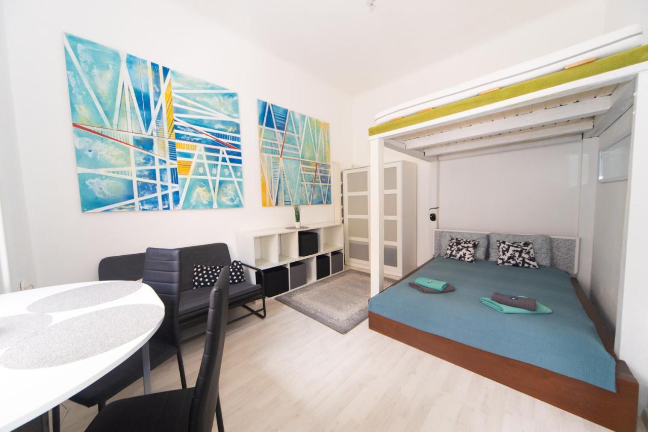 Cosy Studio Apartment With Airconditioner ブダペスト エクステリア 写真